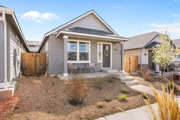 2552 NW Teak Avenue, Redmond, OR 97756