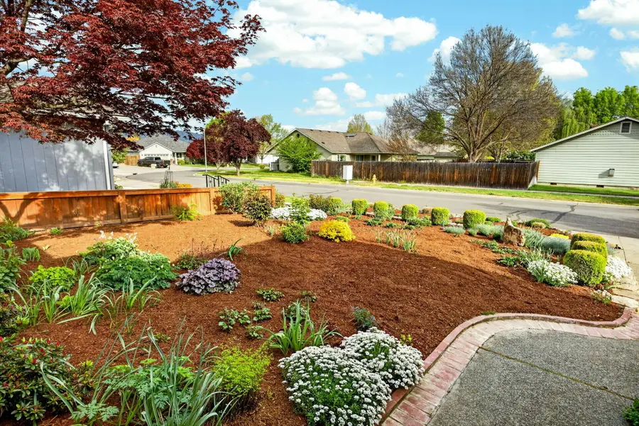 2025 Manchester Drive, Medford, OR 97501 - #3
