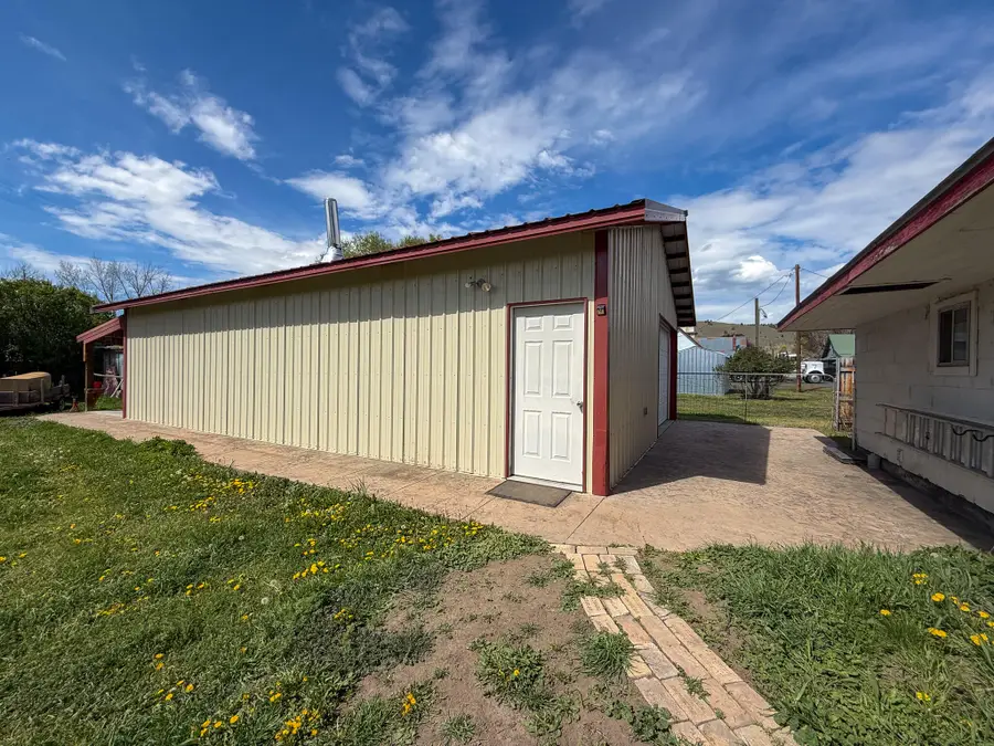 221 Cottonwood Street, Mount Vernon, OR 97865 - #2