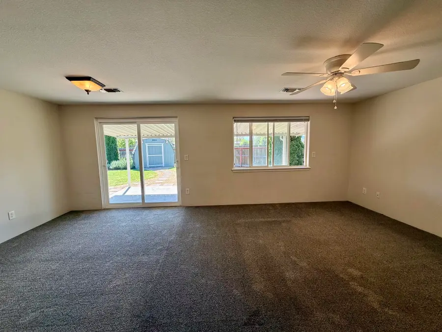 2649 Cummings Lane, Medford, OR 97501 - #3