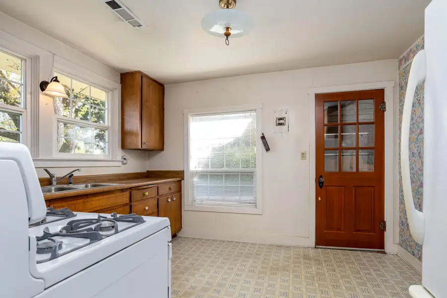 1467 S Stage Road, Medford, OR 97501 - #2