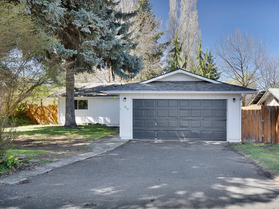 2612 Berkeley Street, Klamath Falls, OR 97601 - #2