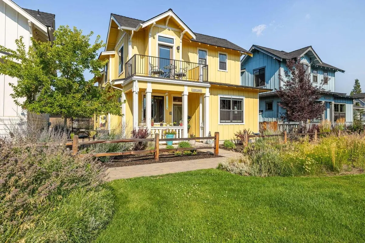 1112 N Wildflower Lane, Sisters, OR 97759 - #1