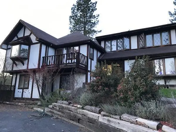 4196 E Evans Creek Road, Rogue River, OR 97537