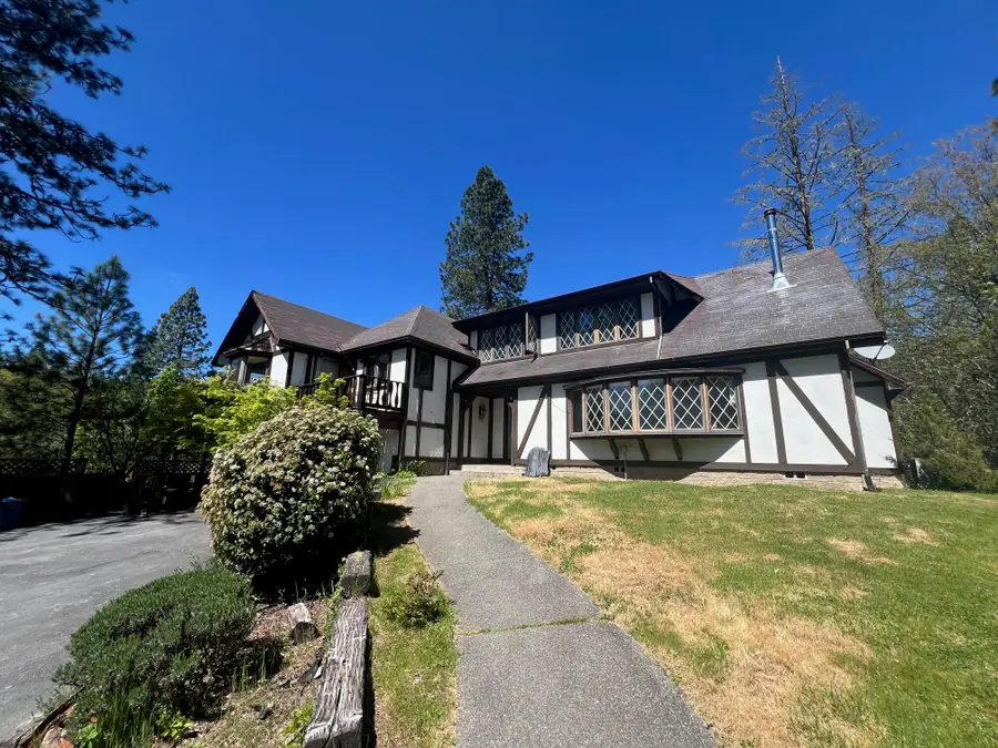 4196 E Evans Creek Road, Rogue River, OR 97537 - #2