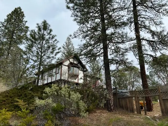 4196 E Evans Creek Road, Rogue River, OR 97537 - #3