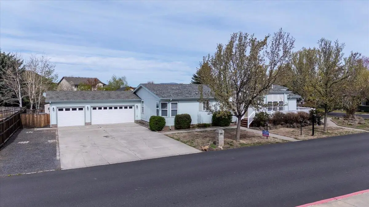 533 NE Shoshone Drive, Redmond, OR 97756 - #1