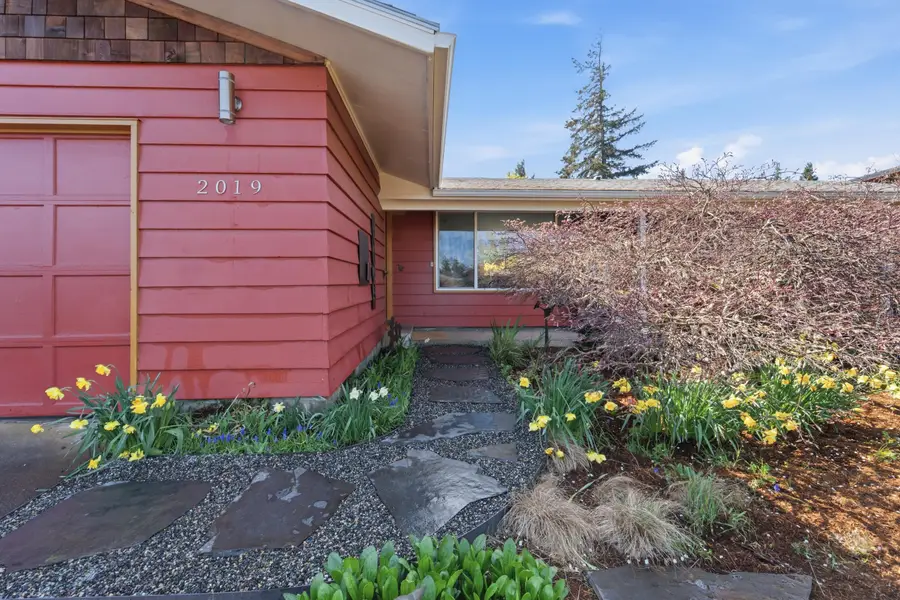 2019 Montello Avenue, Hood River, OR 97031 - #2