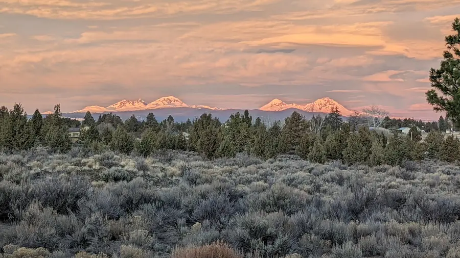 61280 Mountain Breezes Court, Bend, OR 97702 - #2