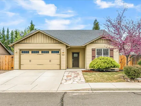 707 Sweethome Place, Medford, OR 97504