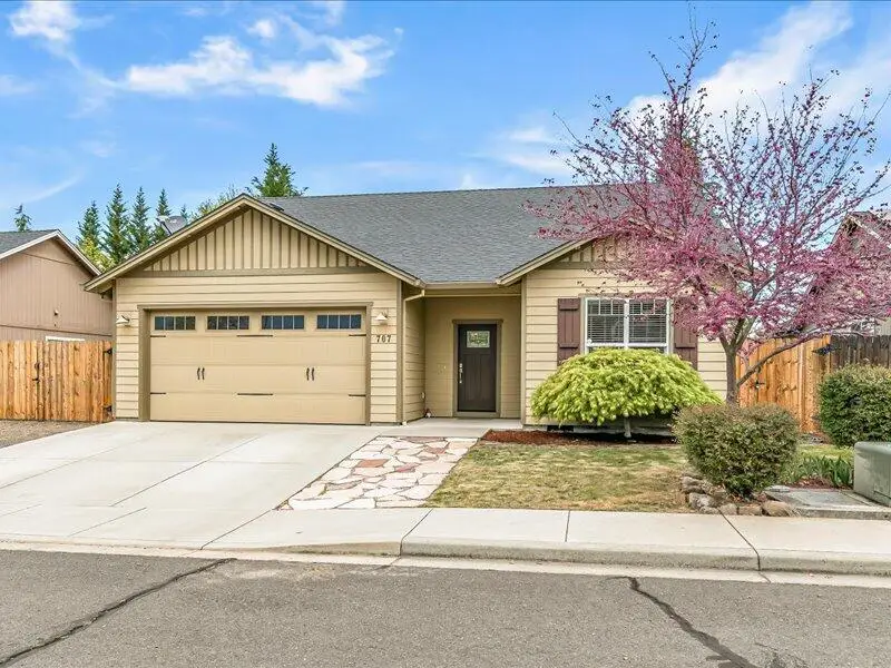 707 Sweethome Place, Medford, OR 97504 - #3