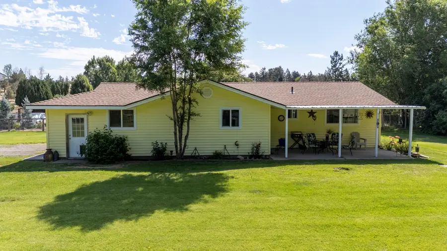 3992 NW Xavier Avenue, Redmond, OR 97756 - #2