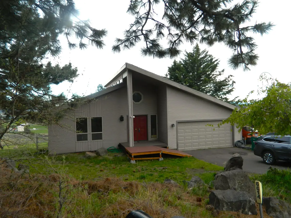 6614 Cottage Avenue, Klamath Falls, OR 97603 - #1