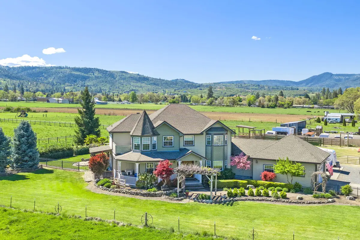 826 Oak Grove Road, Medford, OR 97501 - #1