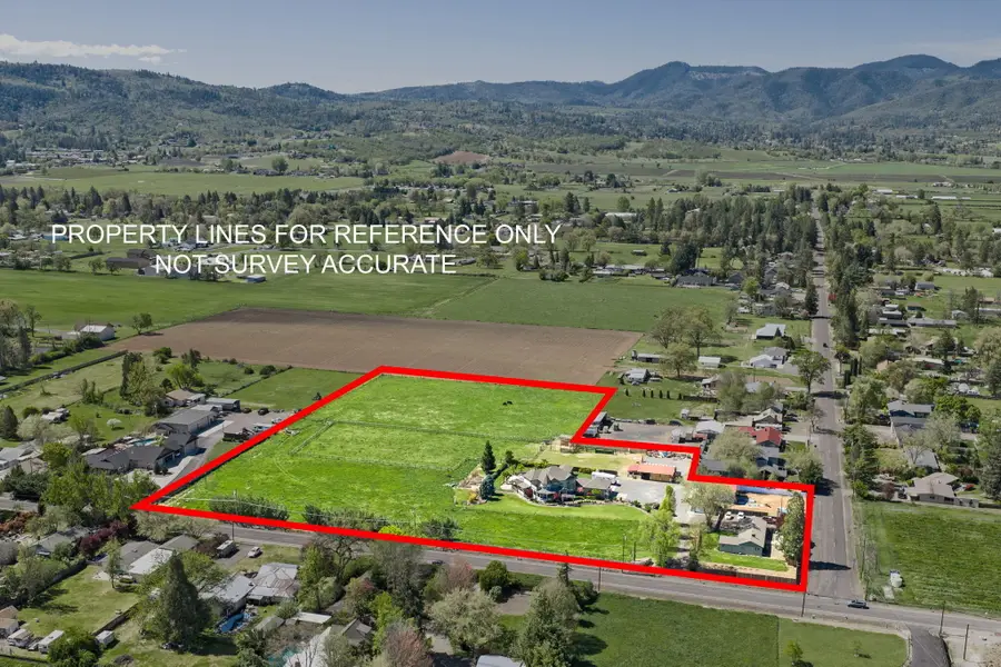 826 Oak Grove Road, Medford, OR 97501 - #3