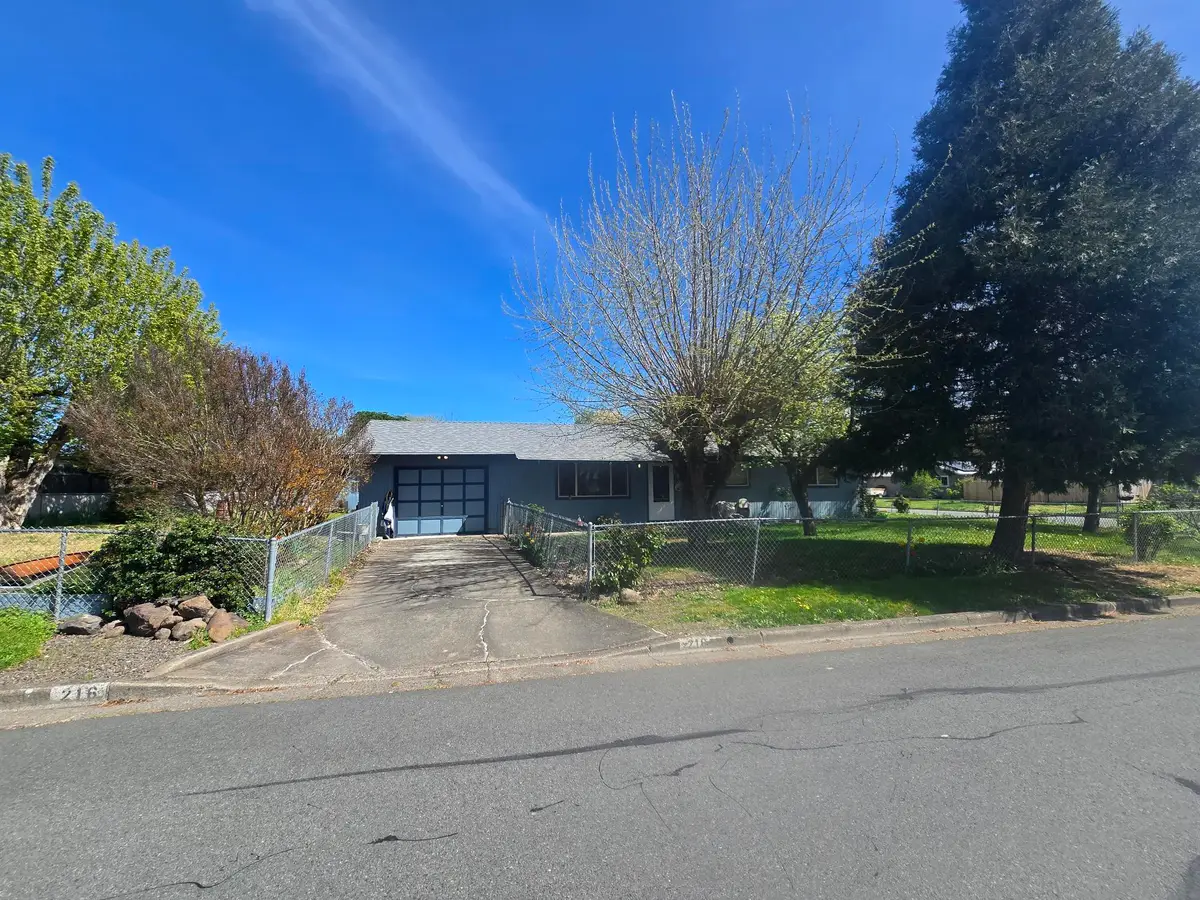 216 N Deanjou Avenue, Eagle Point, OR 97524 - #1