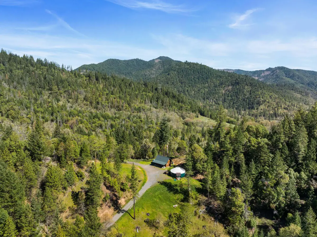 17939 E Evans Creek Road, Rogue River, OR 97537 - #1