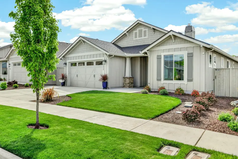 3954 Wyoming Lane, Medford, OR 97504 - #3