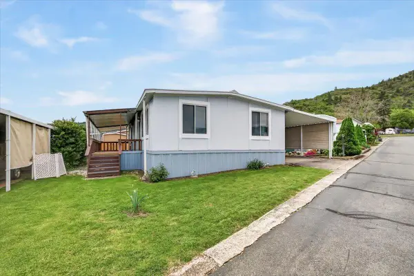 8401 Old Stage Road #UNIT 56, Central Point, OR 97502