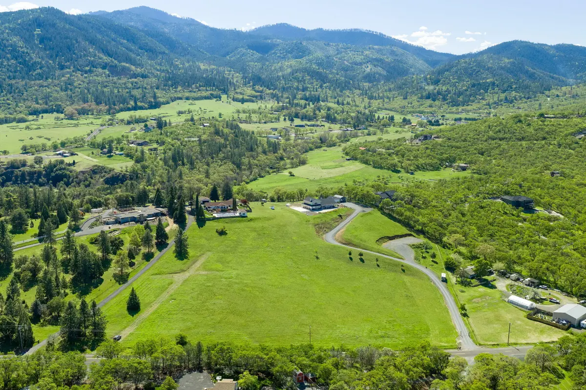 4077 Pioneer Road, Medford, OR 97501 - #1