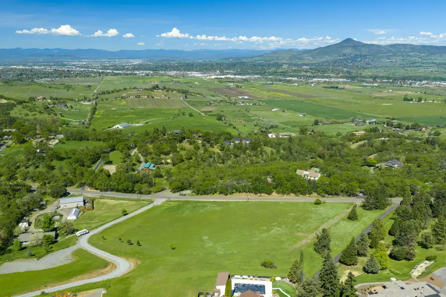 4077 Pioneer Road, Medford, OR 97501 - #3