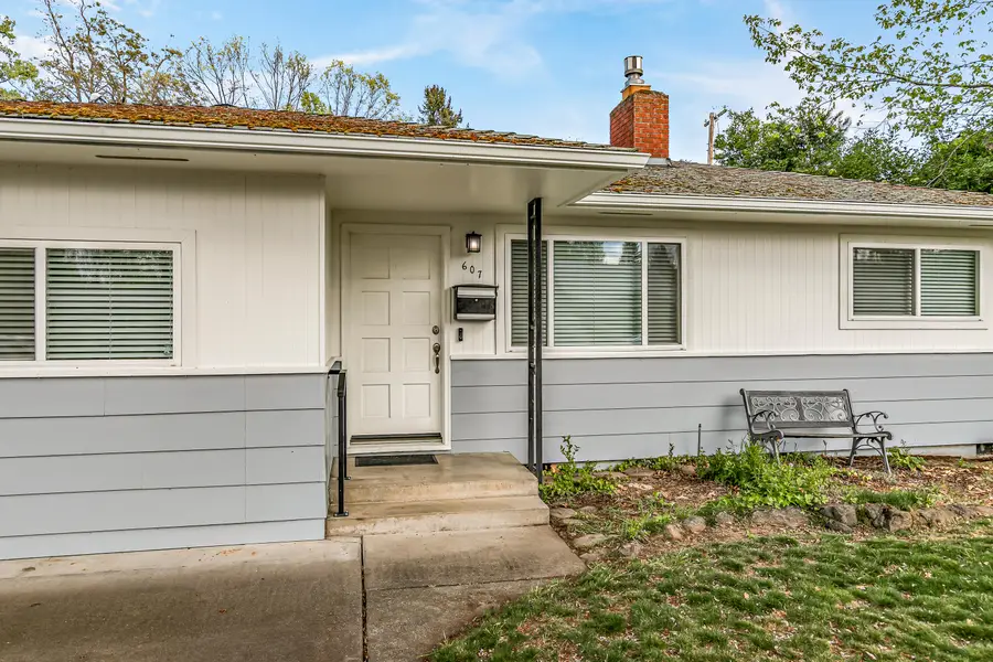 607 S Ivy Street, Medford, OR 97501 - #3