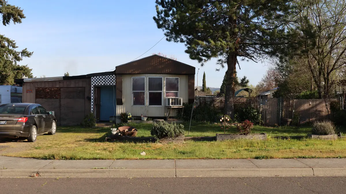 2799 Avenue A, White City, OR 97503 - #1