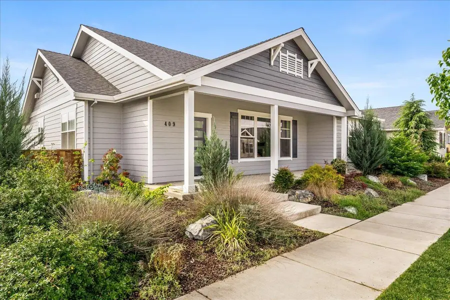 409 Castle Rock Drive, Central Point, OR 97502 - #3