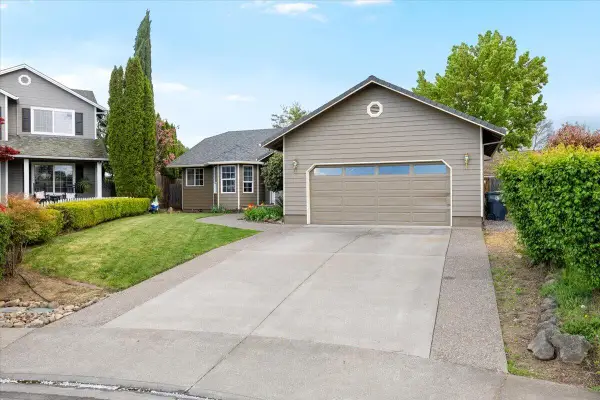 1443 Matthews Place, Medford, OR 97504