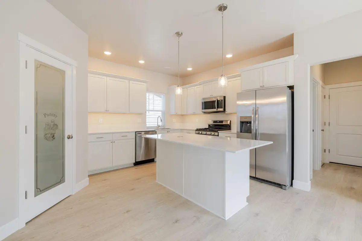 868 NW 19th Street, Redmond, OR 97756 - #1