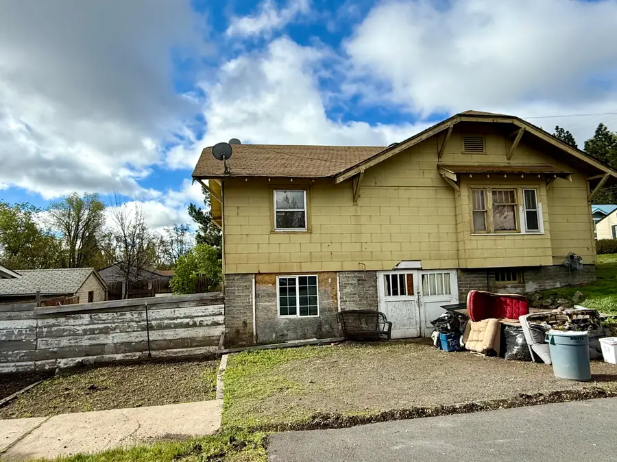 1443 Oregon Avenue, Klamath Falls, OR 97601 - #3