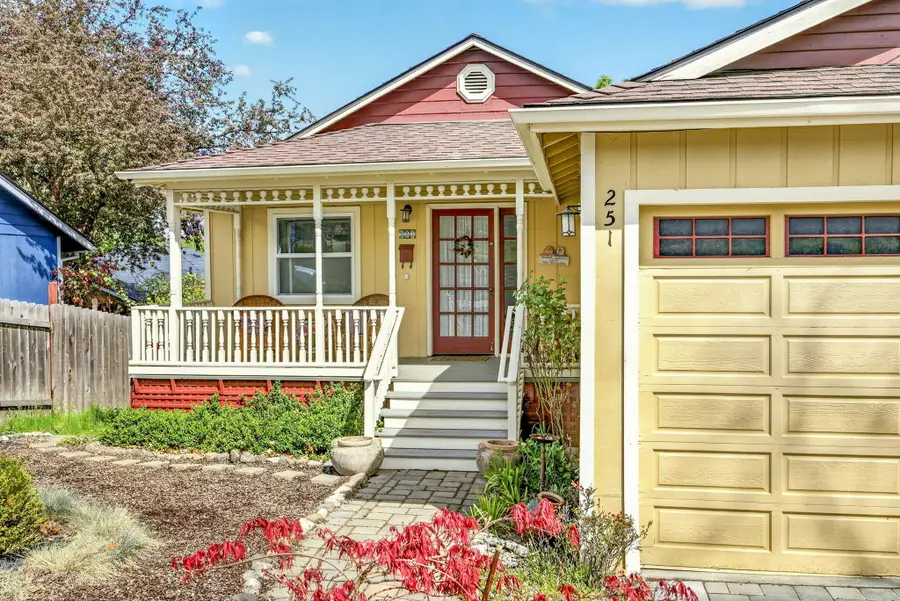 251 E Hersey Street, Ashland, OR 97520 - #2