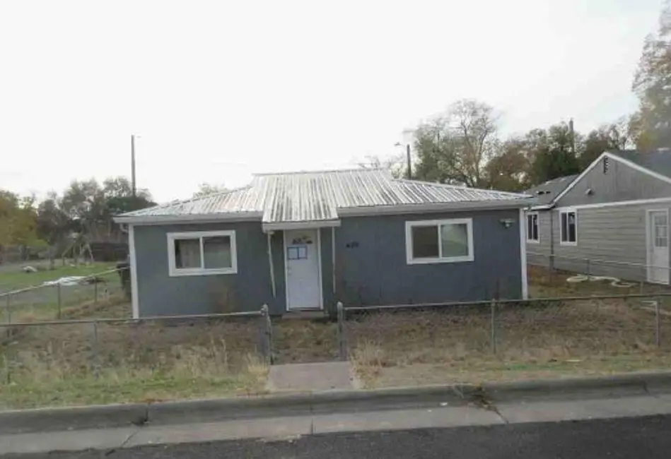 409 W Ridgeway Avenue, Hermiston, OR 97838 - #1
