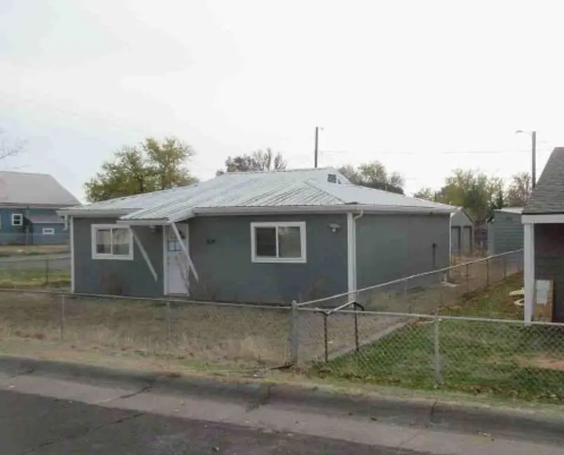 409 W Ridgeway Avenue, Hermiston, OR 97838 - #3