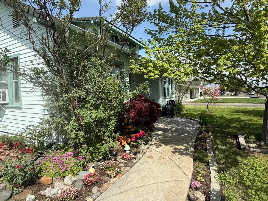 2717 Howard Avenue, Medford, OR 97501 - #3