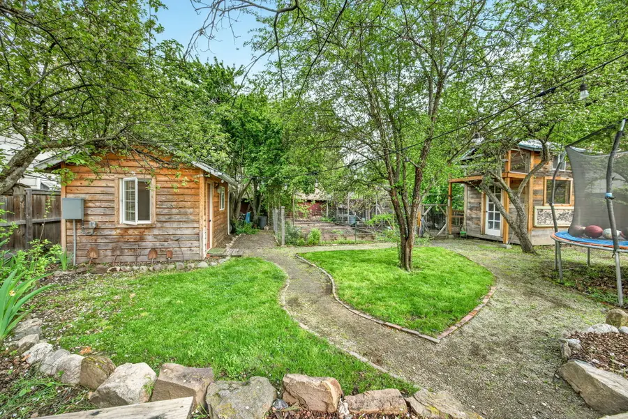 140 Lincoln Street, Ashland, OR 97520 - #3