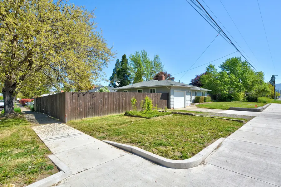 372 Garfield Street, Medford, OR 97501 - #2