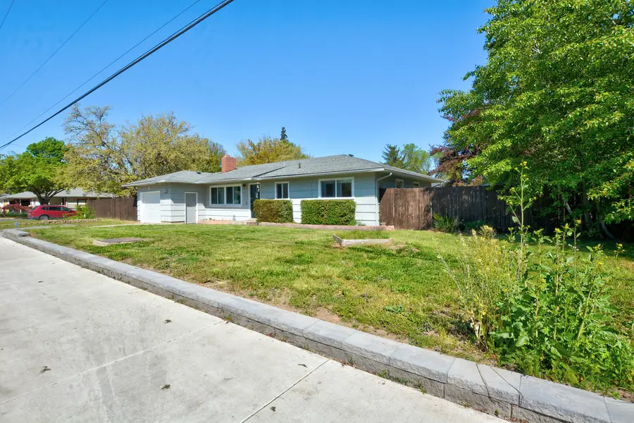 372 Garfield Street, Medford, OR 97501 - #3