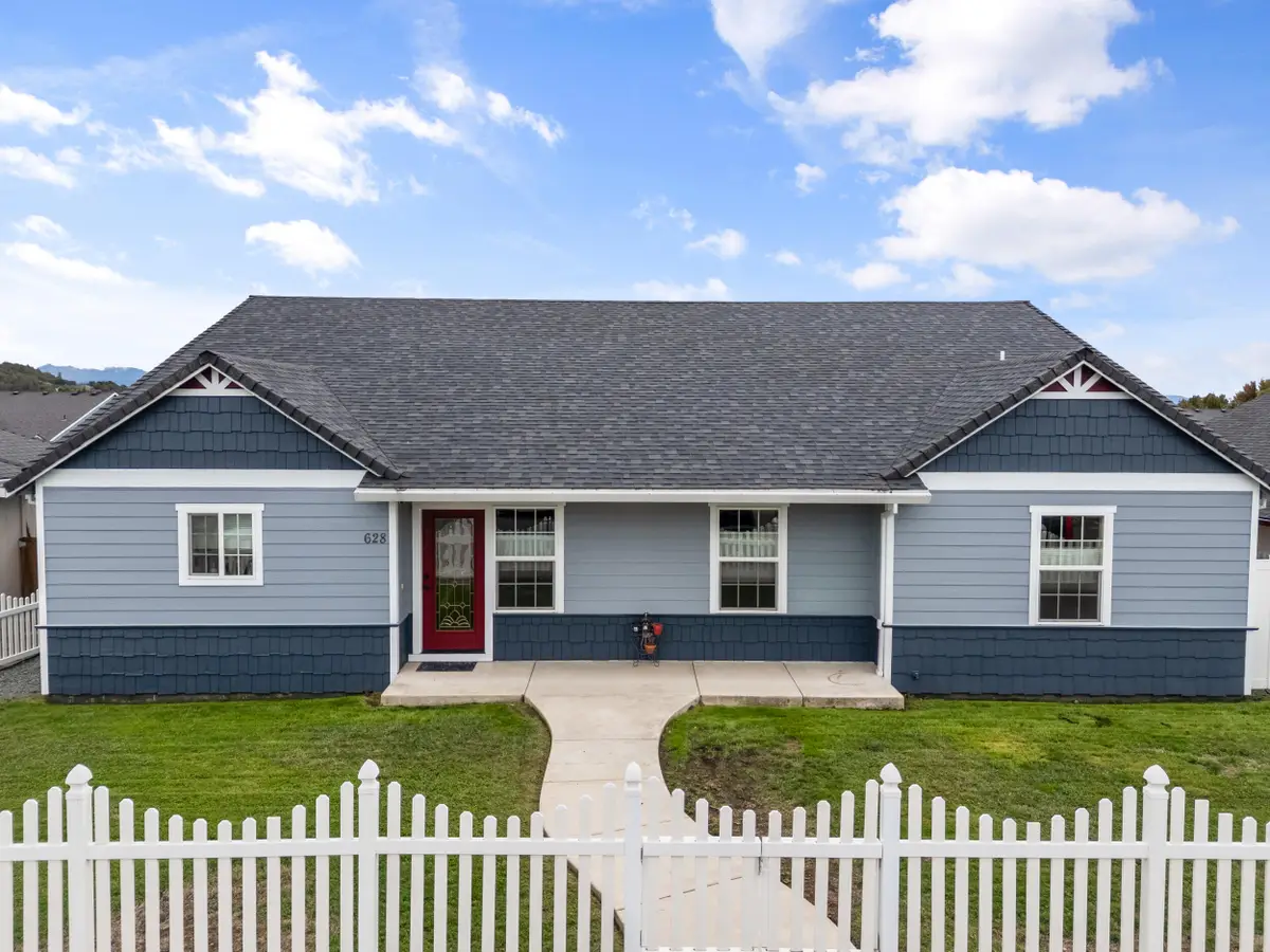 628 Barton Road, Eagle Point, OR 97524 - #1