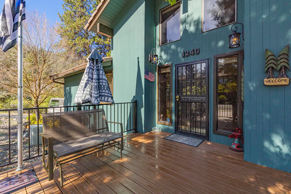 1240 Vista Way, Klamath Falls, OR 97601 - #1