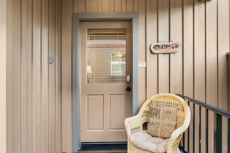 8588 Red Wing Lane, Redmond, OR 97756 - #2