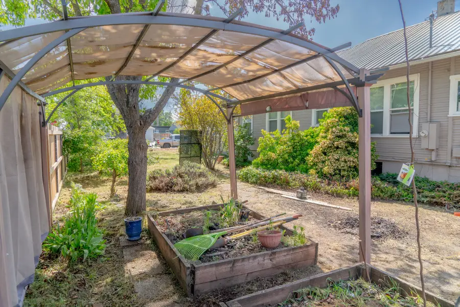 547 Laurel Street, Central Point, OR 97502 - #3