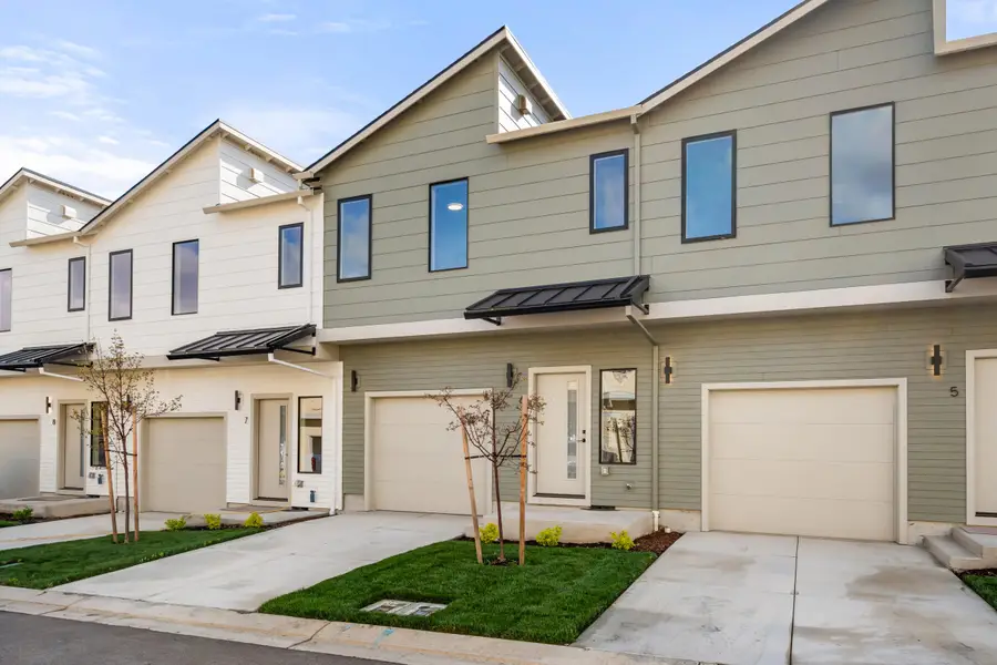 2028 Sunset Drive #6, Medford, OR 97501 - #2