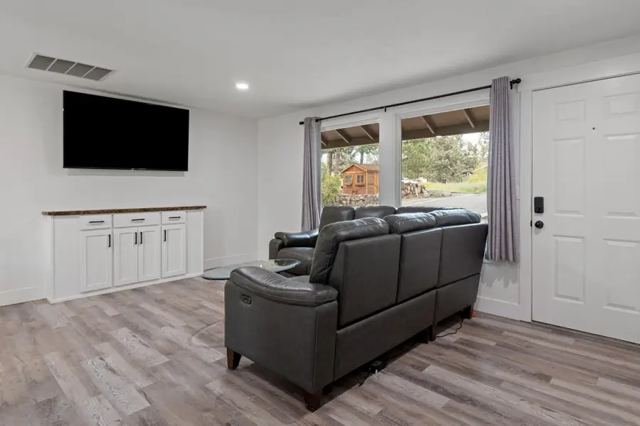 63617 High Standard Drive, Bend, OR 97701 - #3