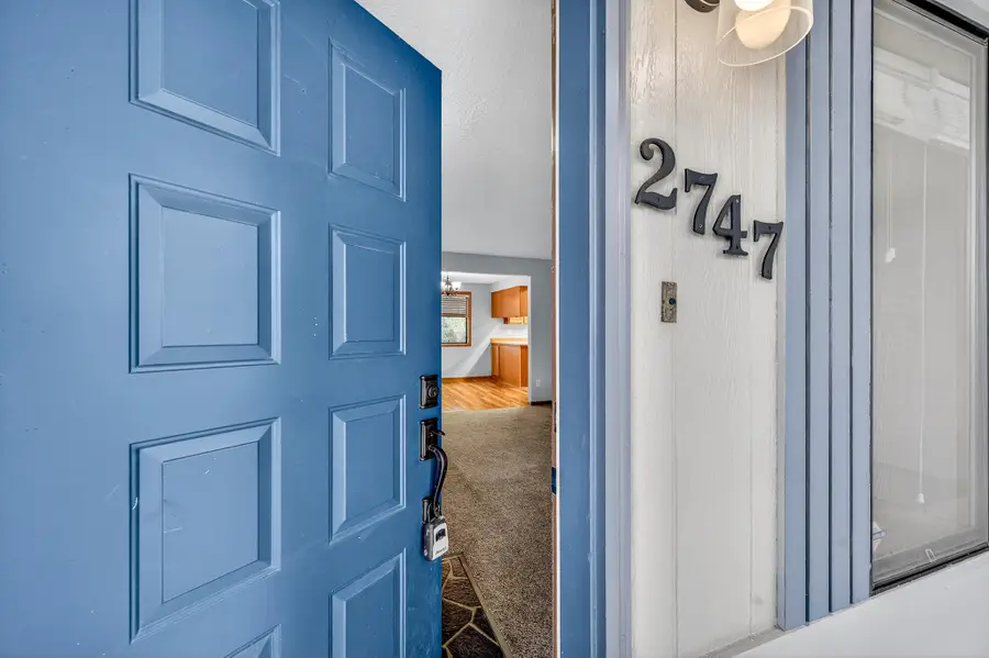 2747 SW 23rd Street, Redmond, OR 97756 - #2