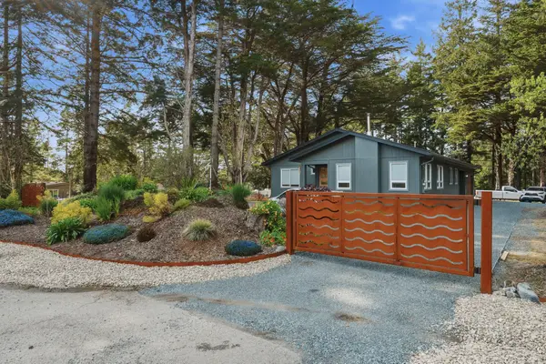 88879 Highway 42 S, Bandon, OR 97411