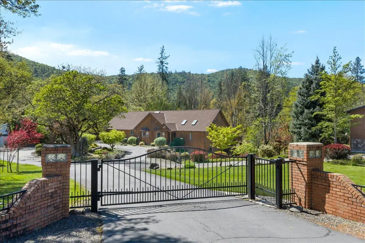 8959 John Day Drive, Gold Hill, OR 97525 - #1