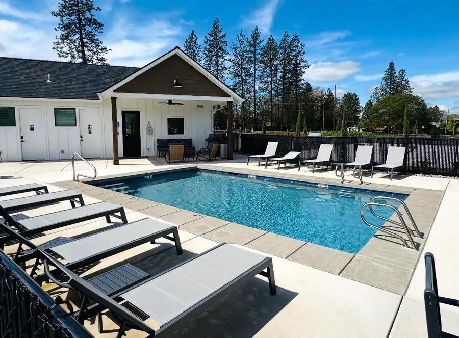 202 Bogey Lane, Eagle Point, OR 97524 - #3