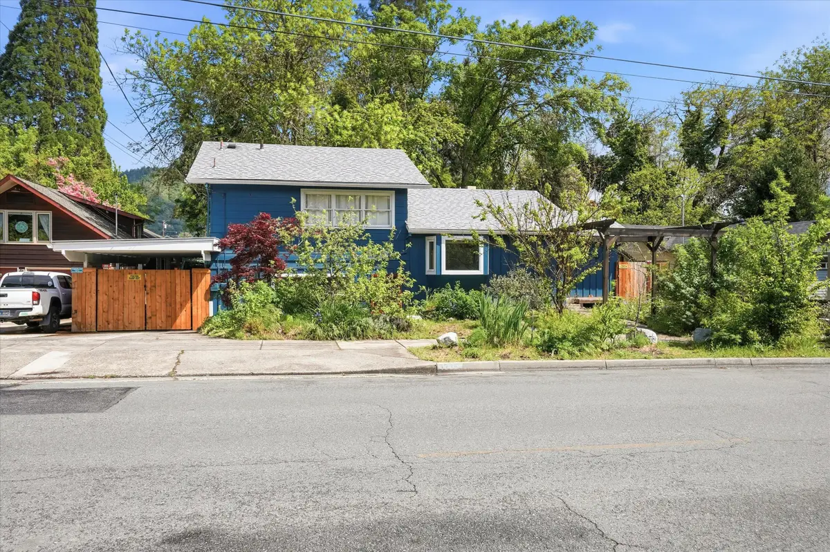 1335 NW Washington Boulevard, Grants Pass, OR 97526 - #1