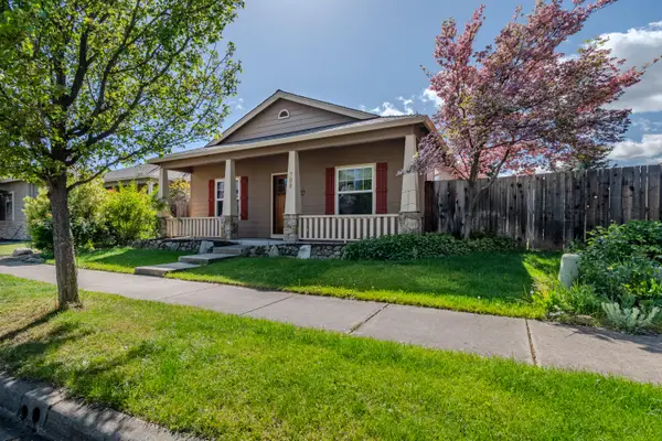 708 Isherwood Drive, Central Point, OR 97502